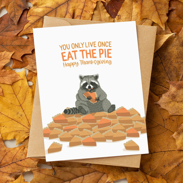 RACCOON EAT THE PIE THANKSGIVING CARD